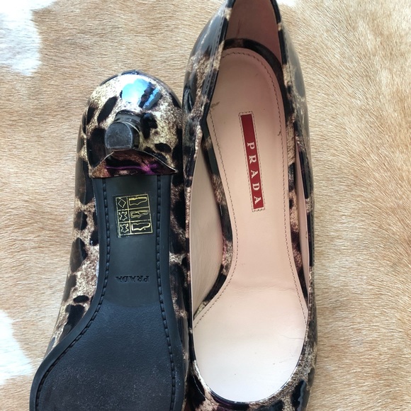 PRADA - Picture 4 of 6